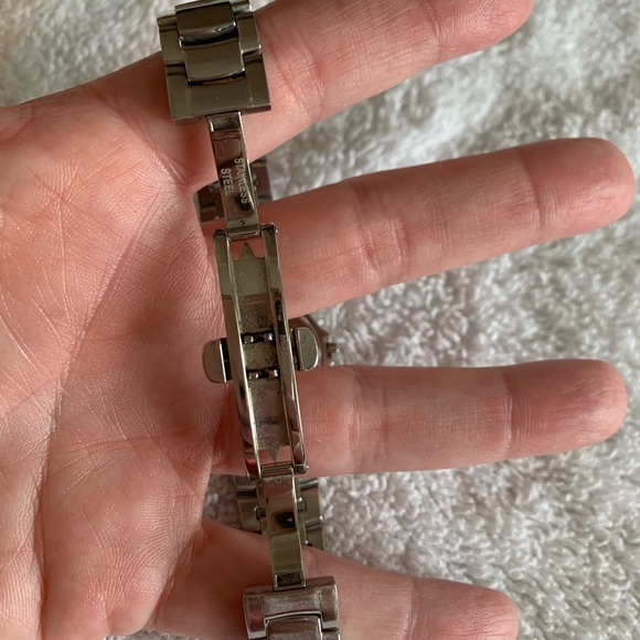 Movado watch with 1 diamond - Picture 4 of 7